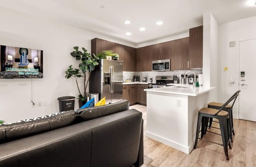 New Brunswick Apartment | Luxury Apt with Pool and Free Parking