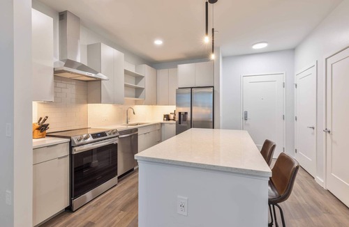 Piety Corner Apartment | Luxury Apt with Rooftop Terrace and Pool