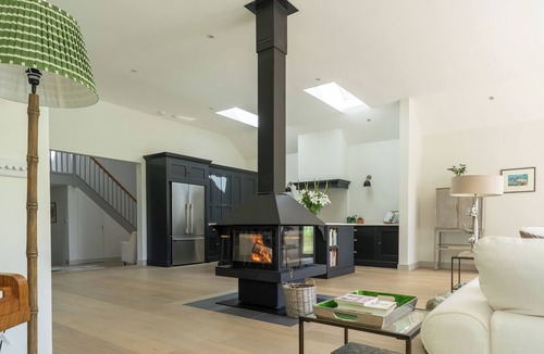 South Cadbury House | Luxury, architect designed 7 bedroom barn conversion in idyllic rural setting.