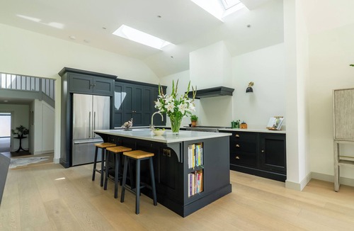 South Cadbury House | Luxury, architect designed 7 bedroom barn conversion in idyllic rural setting.