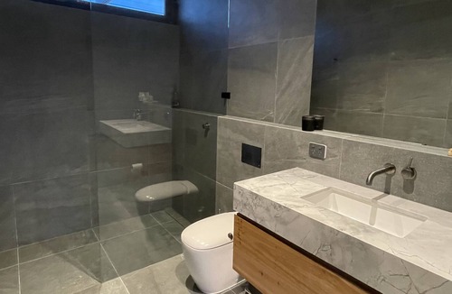 Duncan House | Luxury architecturally designed holiday home with spectacular views