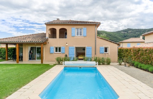 Vallon-Pont-d'Arc Villa | Luxury Ardeche Villa | Villa Lumiere | 4 Bedrooms | Private Pool | Perfect for Families