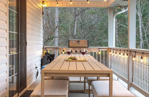 Weaverville House | Luxury Asheville Getaway | Pool, Hot Tub, Sauna, Cinema, Two Game Rooms | Sleeps 24