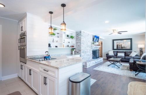 Valdosta Villa | Luxury At Meadowbrook, Pool Home, Fire Pit, Fort