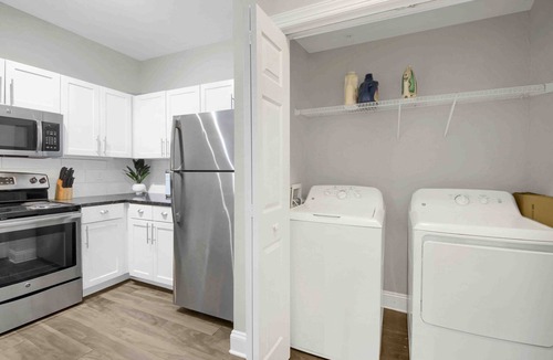 SoNo Apartment | Luxury at Midtown!