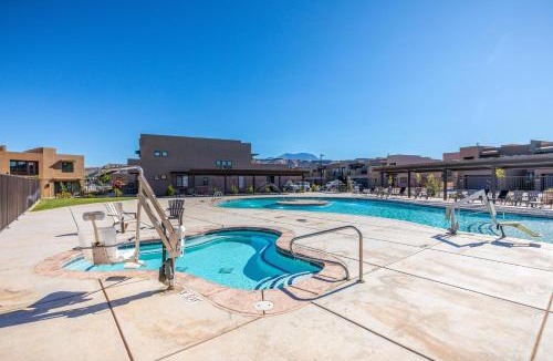 St. George House | Luxury At The Ledges