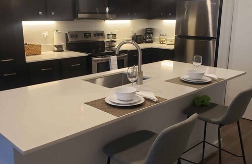 Jarrell Apartment | Luxury Austin Stay Near St. David’s with Pool+ Gym