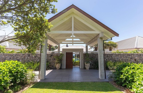 Pitone House | Luxury beach front property