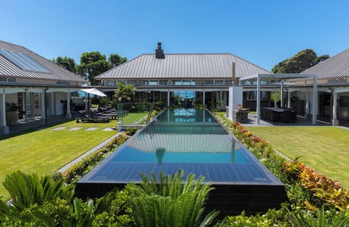 Pitone House | Luxury beach front property