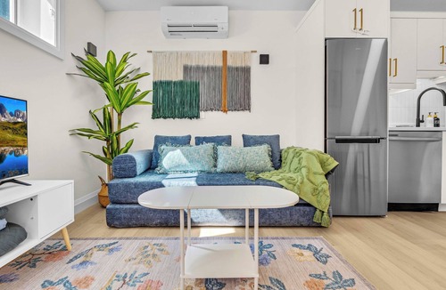 Fairfield Apartment | Luxury Bachelor Guesthouse - New Built - Wifi