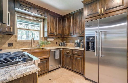Keller House | Luxury Backyard Oasis | Sleeps 10 Near Southlake
