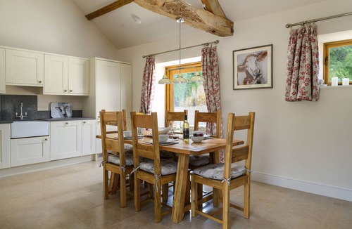 Banbury Cottage | Luxury Barn conversion in village farm setting.