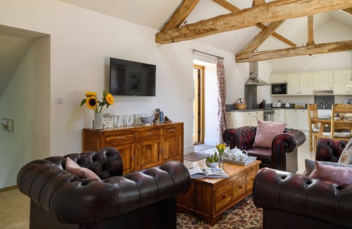 Banbury Cottage | Luxury Barn conversion in village farm setting.