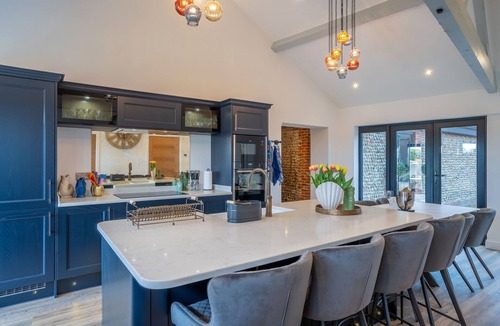 Happisburgh House | Luxury Barn, Hot Tub, Dog Friendly