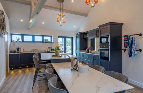 Happisburgh House | Luxury Barn, Hot Tub, Dog Friendly