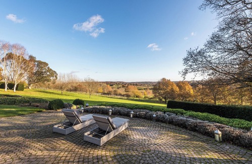 Chiddingstone Hoath House | Luxury Barn with Hot tub
