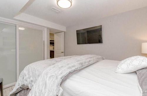 Oakville Apartment | Luxury Basement Apartment in Oakville Monthly stays only