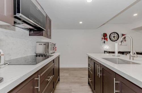 Oakville Apartment | Luxury Basement Apartment in Oakville Monthly stays only
