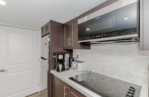 Oakville Apartment | Luxury Basement Apartment in Oakville Monthly stays only