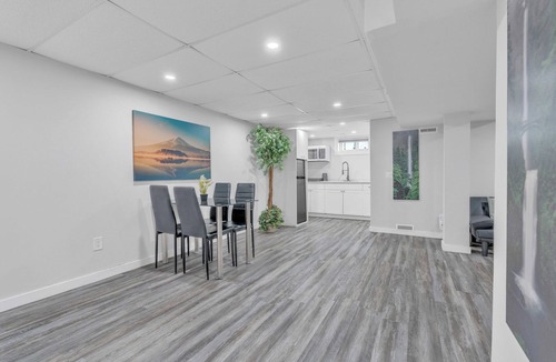 St. James House | Luxury Basement Suite in Top Prime Location
