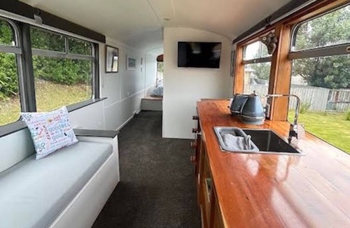 Castlecliff House | Luxury Beach Bus