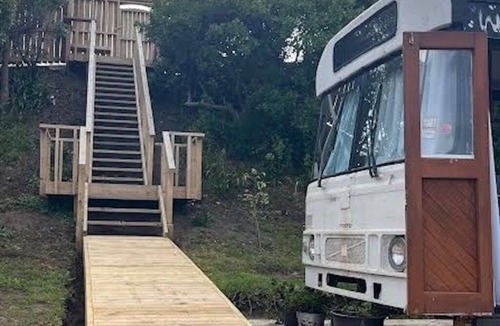 Castlecliff House | Luxury Beach Bus