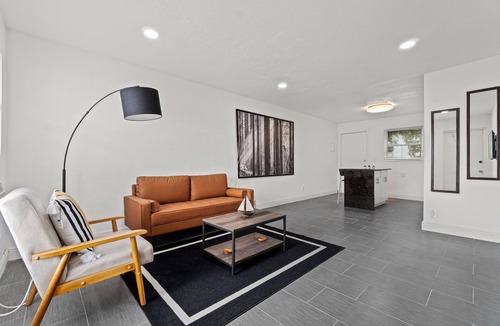 Lake Worth House | Luxury Beach Condo Getaway with fast Wifi