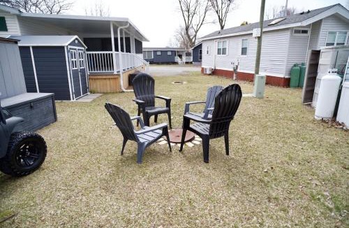 Sherkston House | Luxury Beach Cottage 1 Min to Beach & Waterpark