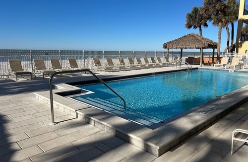 Madeira Beach Condo | Luxury Beach Escape near John's Pass - Seaview #403