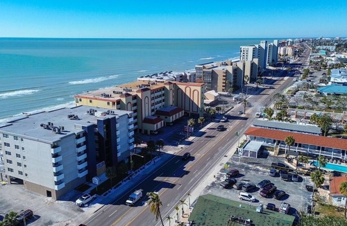 Madeira Beach Condo | Luxury Beach Escape near John's Pass - Seaview #403