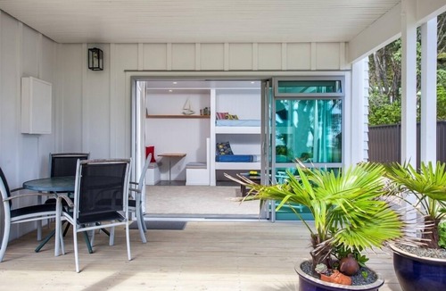 Ohope Condo | luxury beach flat, MAXIMUM four people, No cleaning fee