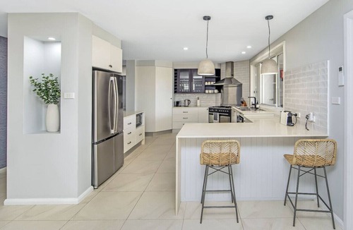 Shelly Beach House | Luxury Beach Home ~ Heated Pool ~ Hot Spa ~ Fire Pitt ~ Golf