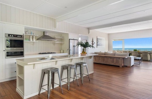 Whale Beach House | Luxury Beach House/Retreat/Beach