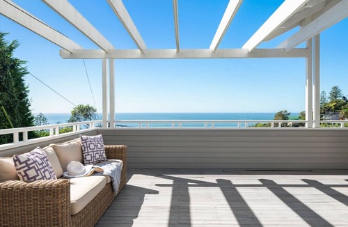 Whale Beach House | Luxury Beach House/Retreat/Beach