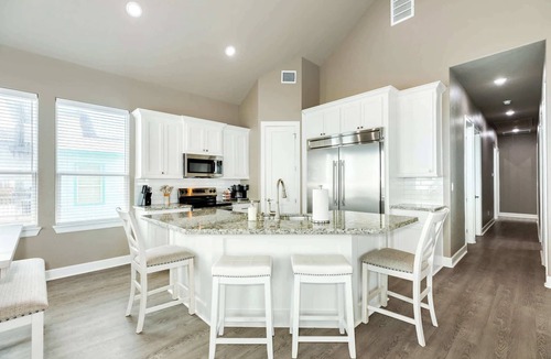 Freeport House | Luxury Beach House: Family-Friendly with Private Beach!