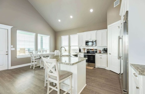 Freeport House | Luxury Beach House: Family-Friendly with Private Beach!