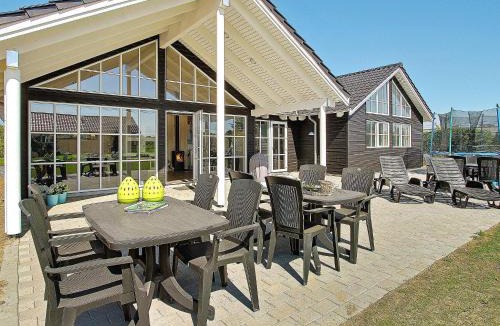 Saksild Strand House | Luxury Beach House with Pool