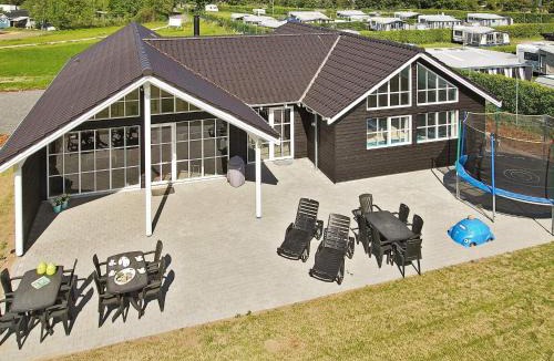 Saksild Strand House | Luxury Beach House with Pool