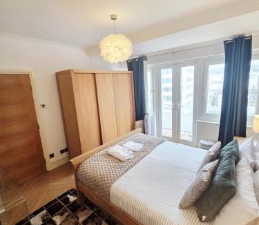 Seafront Apartment | Luxury Beachfront Apartment Brighton Centre