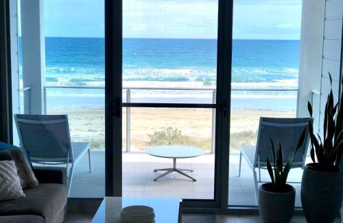 Moana Apartment | Luxury beachfront apartment