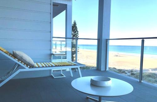 Moana Apartment | Luxury beachfront apartment