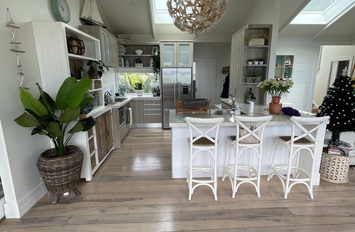 Manly House | Luxury Beachfront Bach.