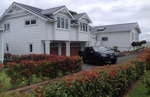 Manly House | Luxury Beachfront Bach.