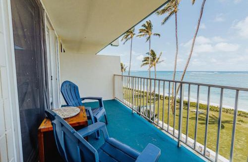 Punaluu House | Luxury Beachfront Condo