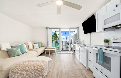 Punaluu Condo | Luxury Beachfront Condo