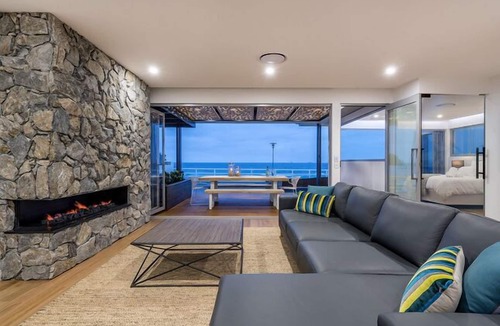 Merewether House | Luxury beachfront home on Merewether Beach - Autumn SALE on now