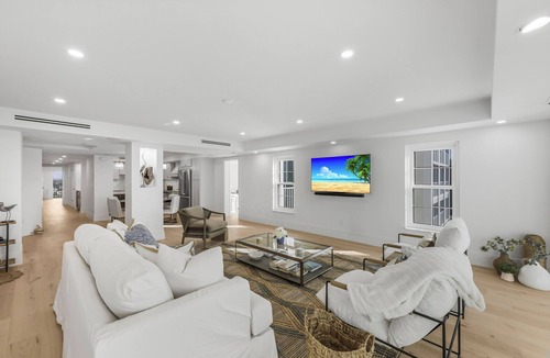Moorings Condo | Luxury Beachfront Living | Gulf Shore Boulevard