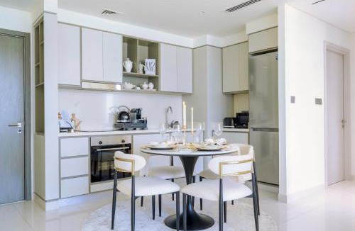 Dubai Marina Apartment | Luxury Beachfront Marina View Apartment With Private Beach Access By Green Sky Holiday Homes