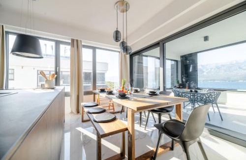 Vinjerac Apartment | Luxury beachfront penthouse apartment with whirlpool and spacious rooftop terrace, Vinjerac