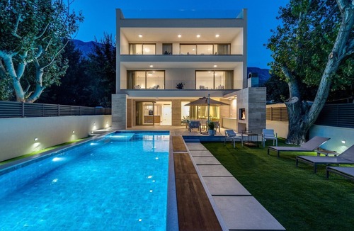 Duce Villa | Luxury Beachfront Villa Erce with heated pool